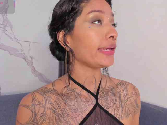 Niicole-Monet webcam
