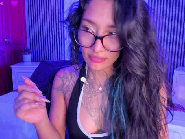 Niicole-Monet webcam
