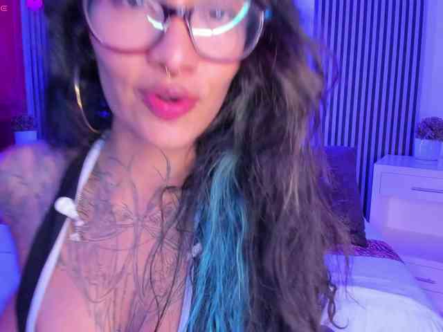 Niicole-Monet webcam