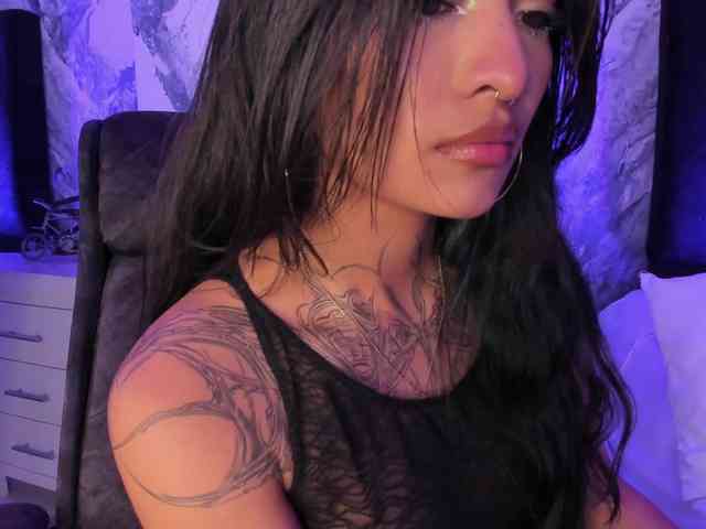Niicole-Monet webcam
