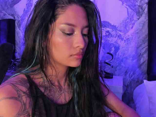 Niicole-Monet webcam