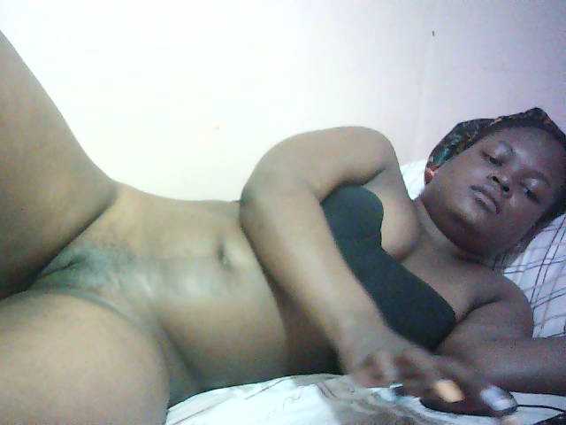 Hairy-ebony-couple live cam on BongaCams