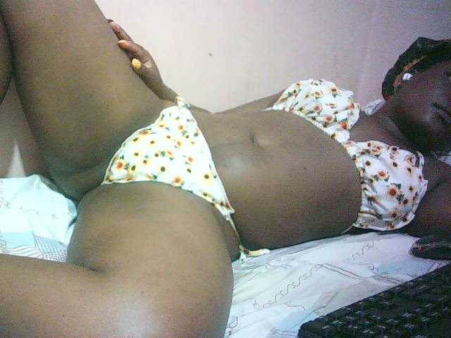 Hairy-ebony-couple live cam on BongaCams