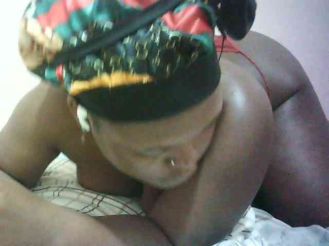 Hairy-ebony-couple webcam