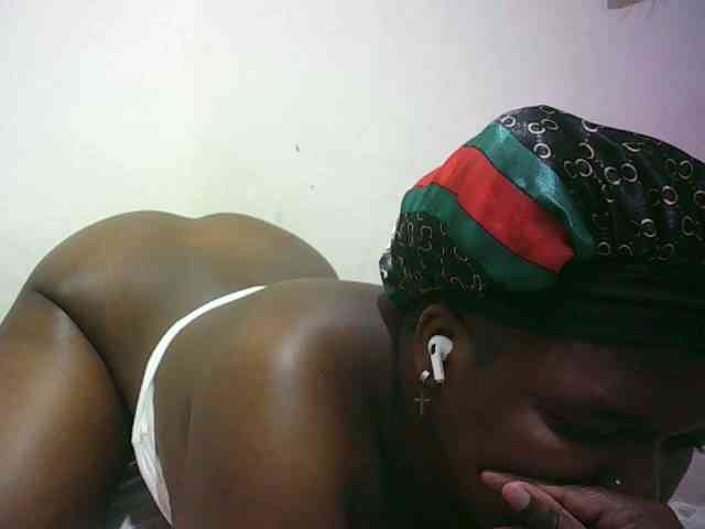 Hairy-ebony-couple webcam