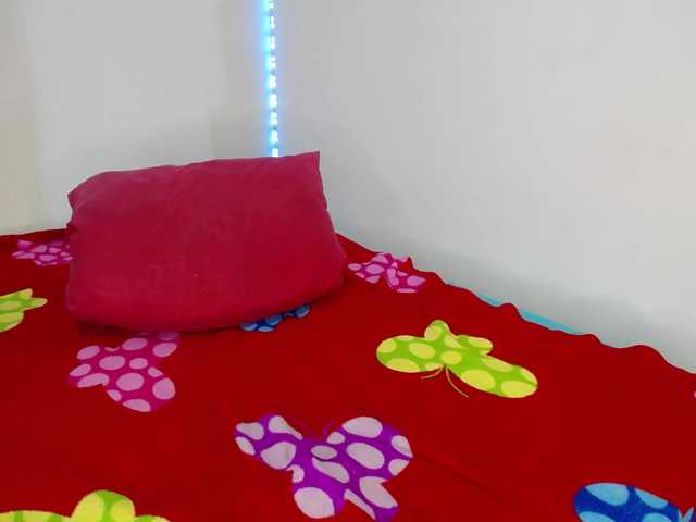 Arabella961 live cam on BongaCams