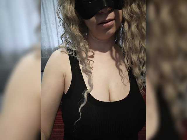 MonaLyss's BongaCams show and profile