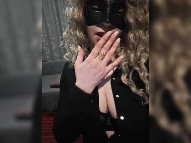 MonaLyss's BongaCams show and profile