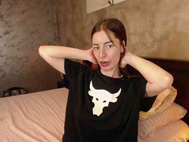 HottyLia webcam