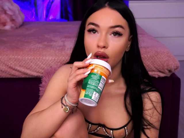 SashaLorrenz's BongaCams show and profile