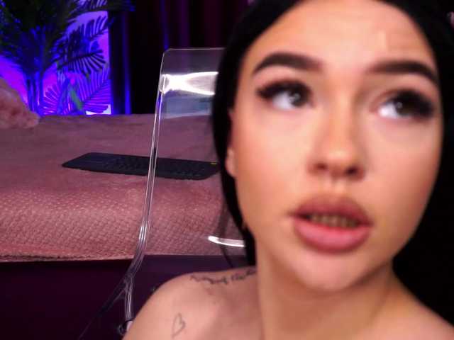 SashaLorrenz's BongaCams show and profile