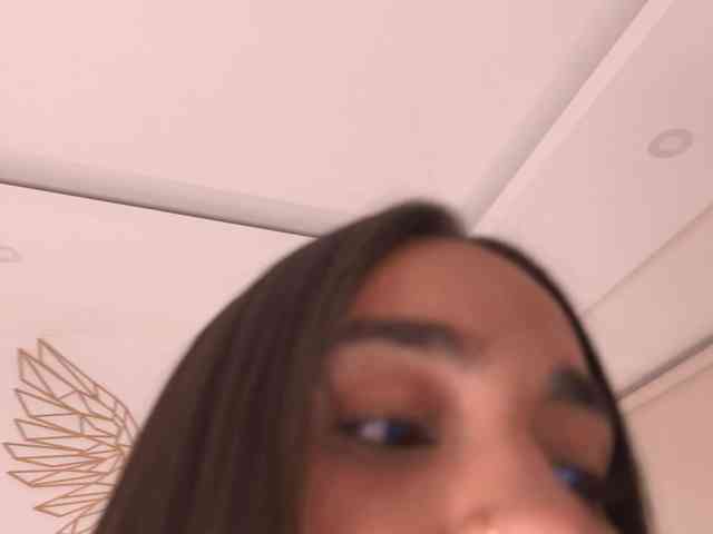 Kiara-Rouse webcam