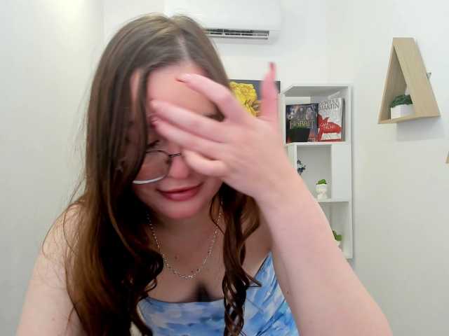 HoneyGlow live cam on BongaCams