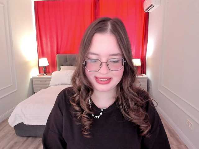 HoneyGlow live cam on BongaCams