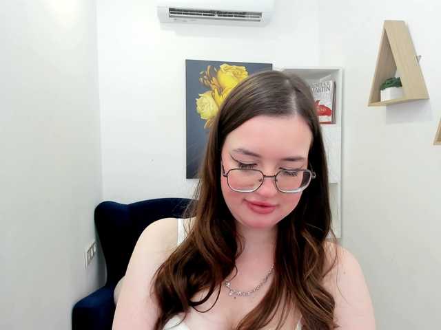 HoneyGlow live cam on BongaCams