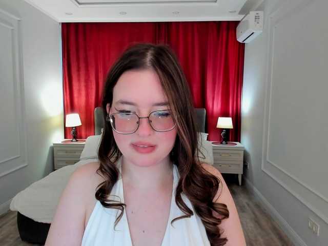 HoneyGlow live cam on BongaCams
