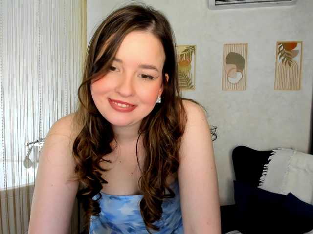 HoneyGlow — live female cam
