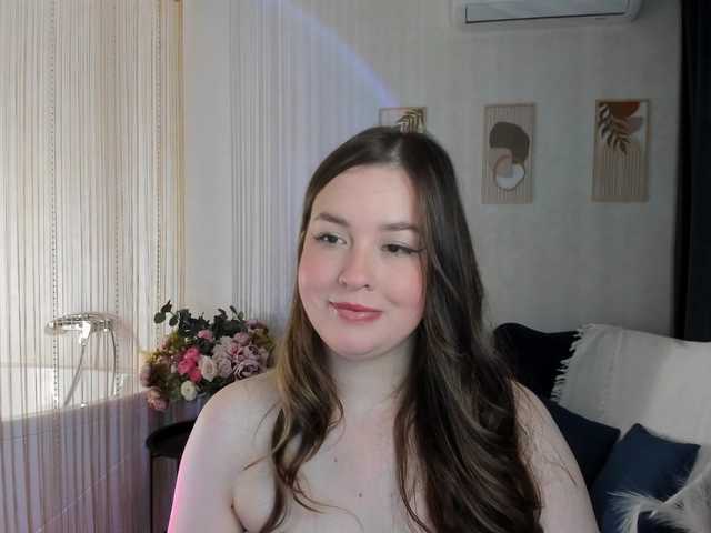 HoneyGlow live cam preview
