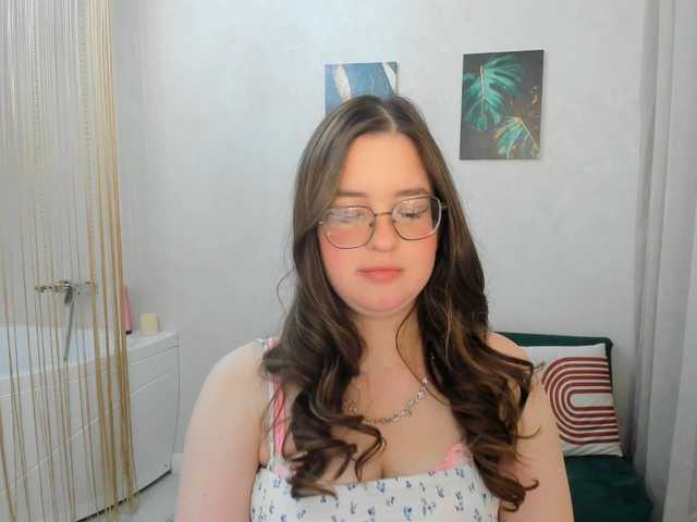 HoneyGlow live cam on BongaCams