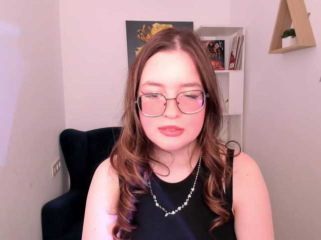 HoneyGlow live cam on BongaCams