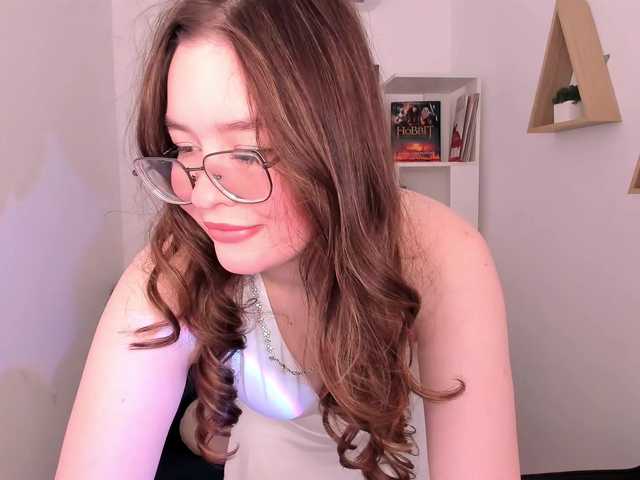 HoneyGlow live cam on BongaCams