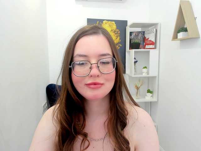 HoneyGlow live cam on BongaCams