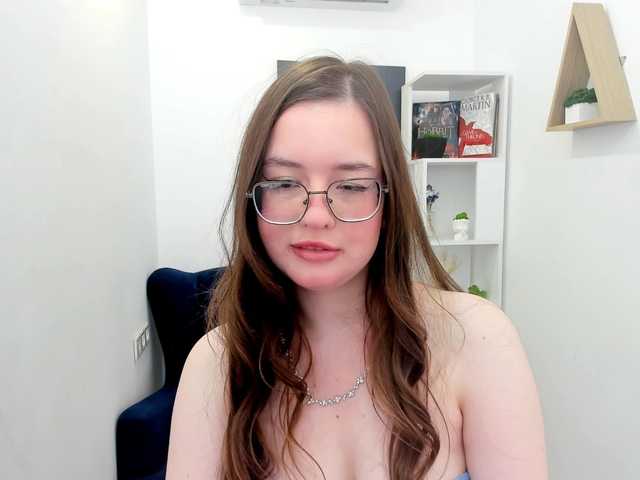 HoneyGlow live cam on BongaCams