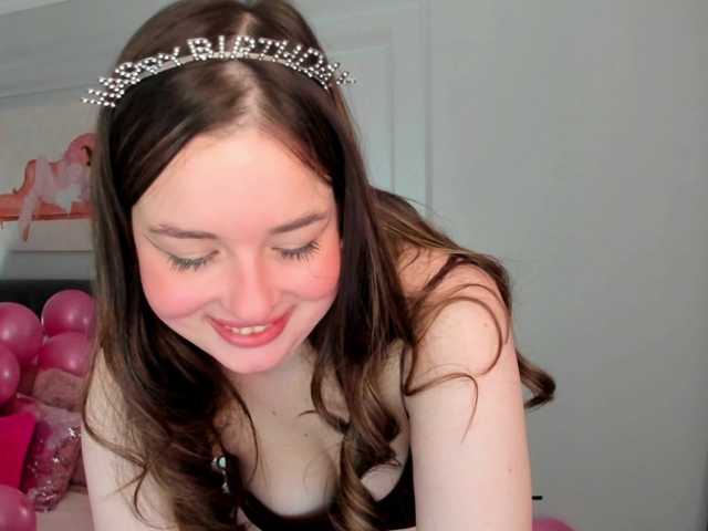 HoneyGlow live cam on BongaCams