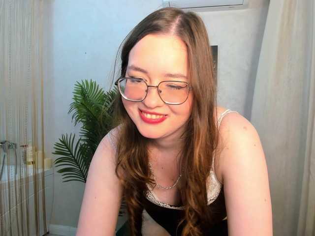HoneyGlow live cam on BongaCams