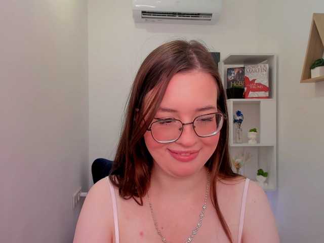 HoneyGlow live cam on BongaCams