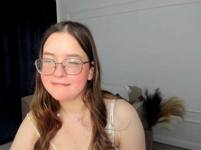 HoneyGlow live cam on BongaCams