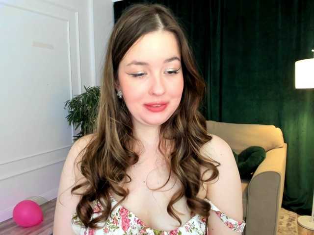 HoneyGlow live cam preview