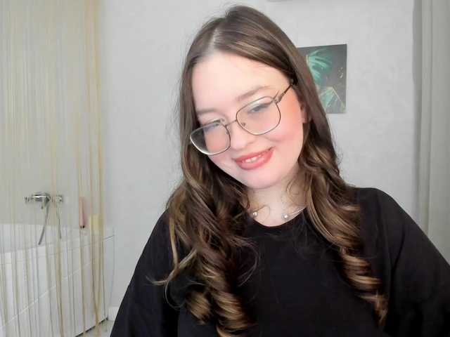 HoneyGlow live cam on BongaCams