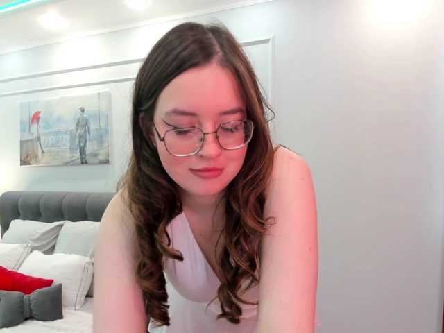 HoneyGlow live cam on BongaCams