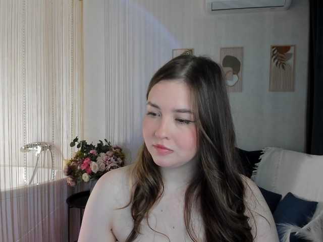 HoneyGlow live cam preview