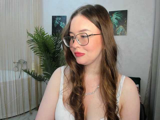 HoneyGlow live cam on BongaCams