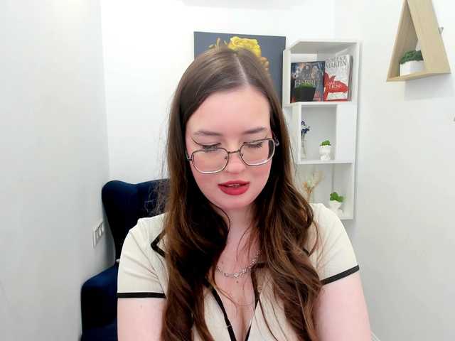 HoneyGlow live cam on BongaCams