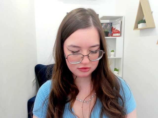 HoneyGlow live cam on BongaCams