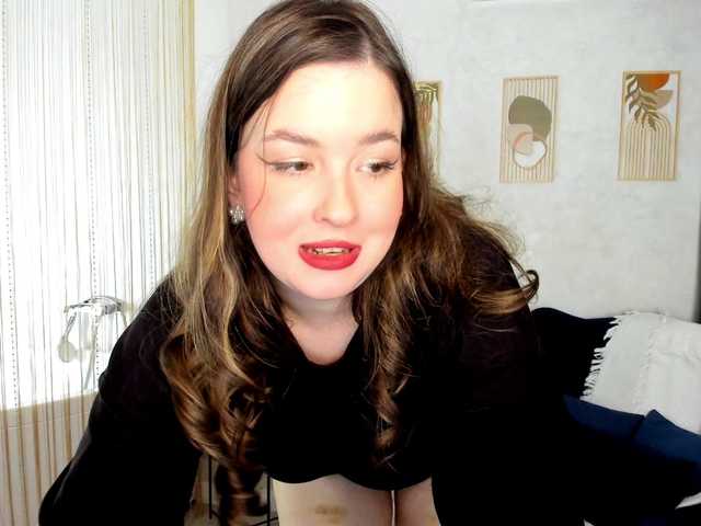 HoneyGlow — live female cam
