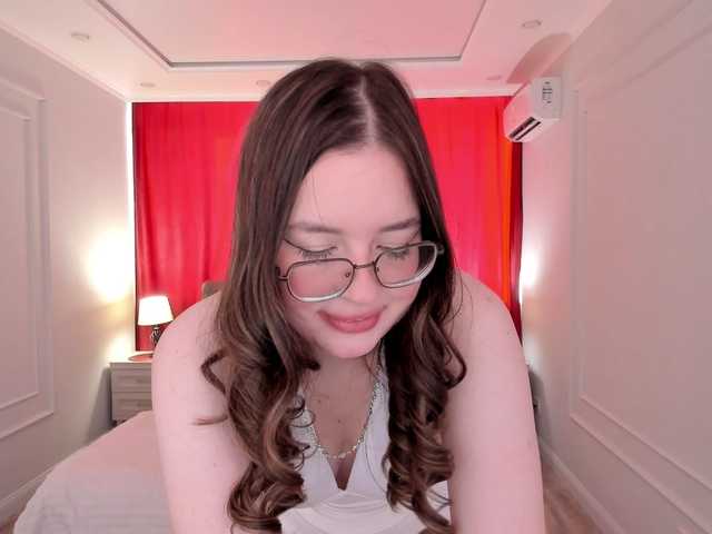 HoneyGlow live cam on BongaCams