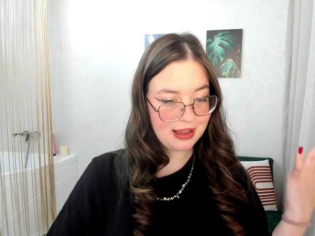 HoneyGlow live cam on BongaCams