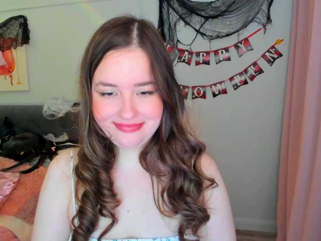 HoneyGlow live cam preview