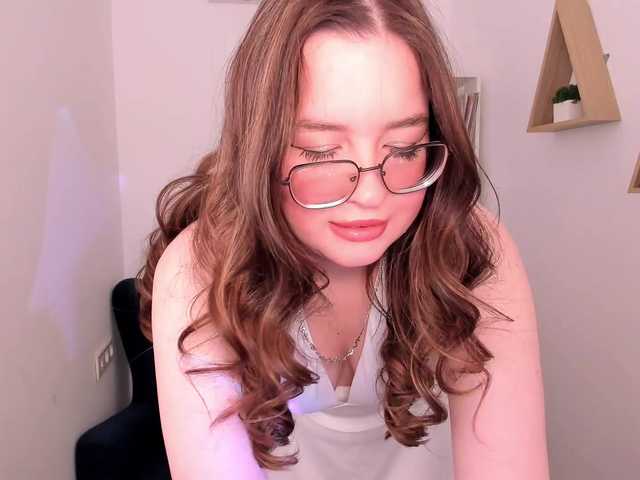 HoneyGlow live cam on BongaCams