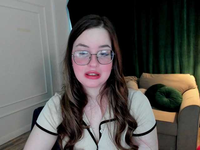 HoneyGlow live cam on BongaCams