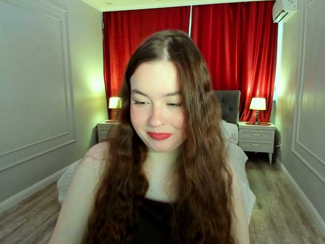 HoneyGlow's BongaCams show and profile