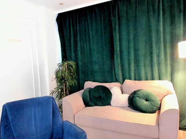 HoneyGlow live cam on BongaCams