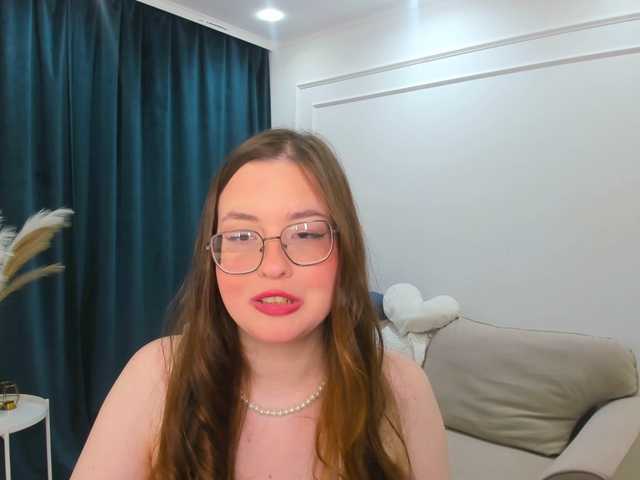 HoneyGlow live cam on BongaCams
