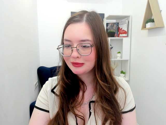 HoneyGlow live cam on BongaCams