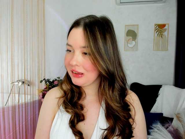 HoneyGlow live cam preview
