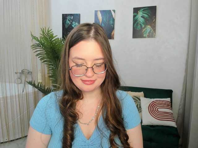 HoneyGlow live cam on BongaCams